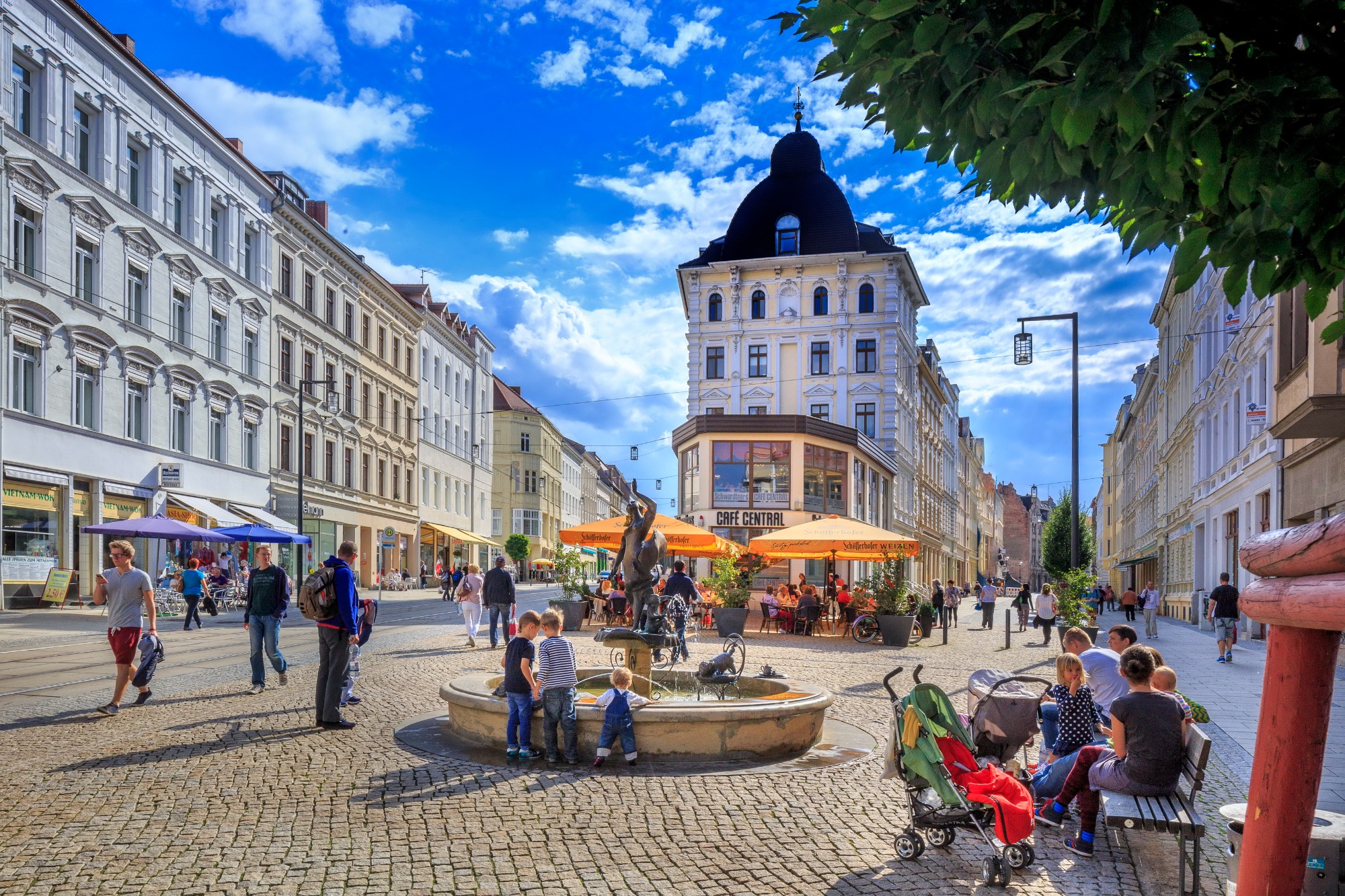 Widok na miasto Görlitz Berlinska architektura uliczna